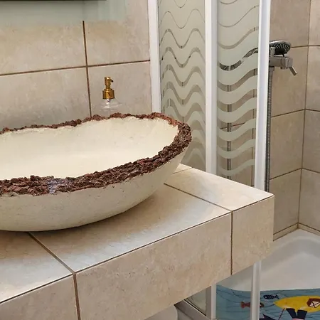 Eirini בית נופש